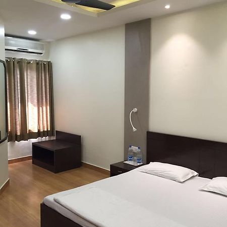 Pamposh Guest House Gk II Market Yeni Delhi Dış mekan fotoğraf