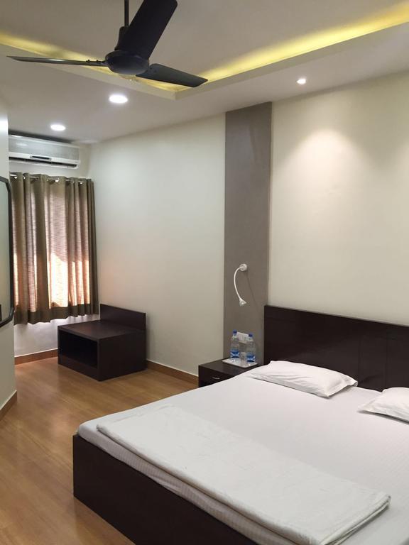 Pamposh Guest House Gk II Market Yeni Delhi Dış mekan fotoğraf