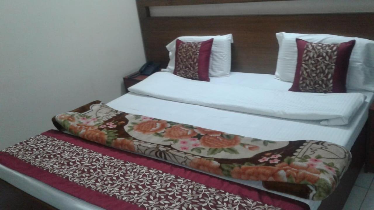 Pamposh Guest House Gk II Market Yeni Delhi Dış mekan fotoğraf